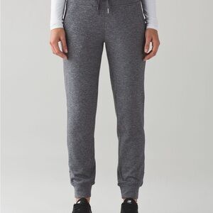 Lululemon Sz 8 Ready to Rulu Cropped Gray Casual Pull On Athletic‎ Jogger Pants